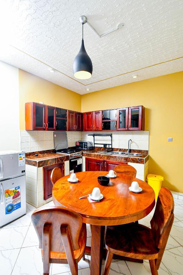 Peace Of Mind Suites Энтеббе Экстерьер фото