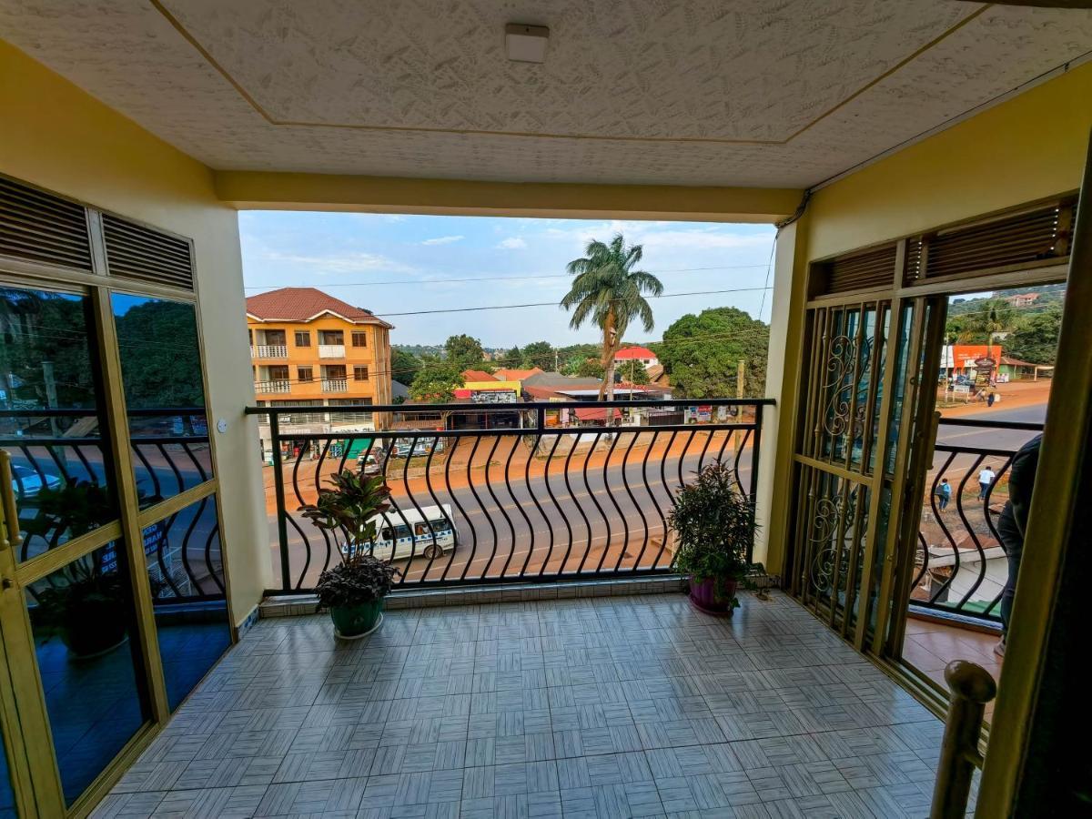 Peace Of Mind Suites Энтеббе Экстерьер фото