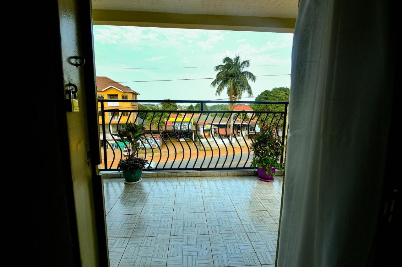 Peace Of Mind Suites Энтеббе Экстерьер фото