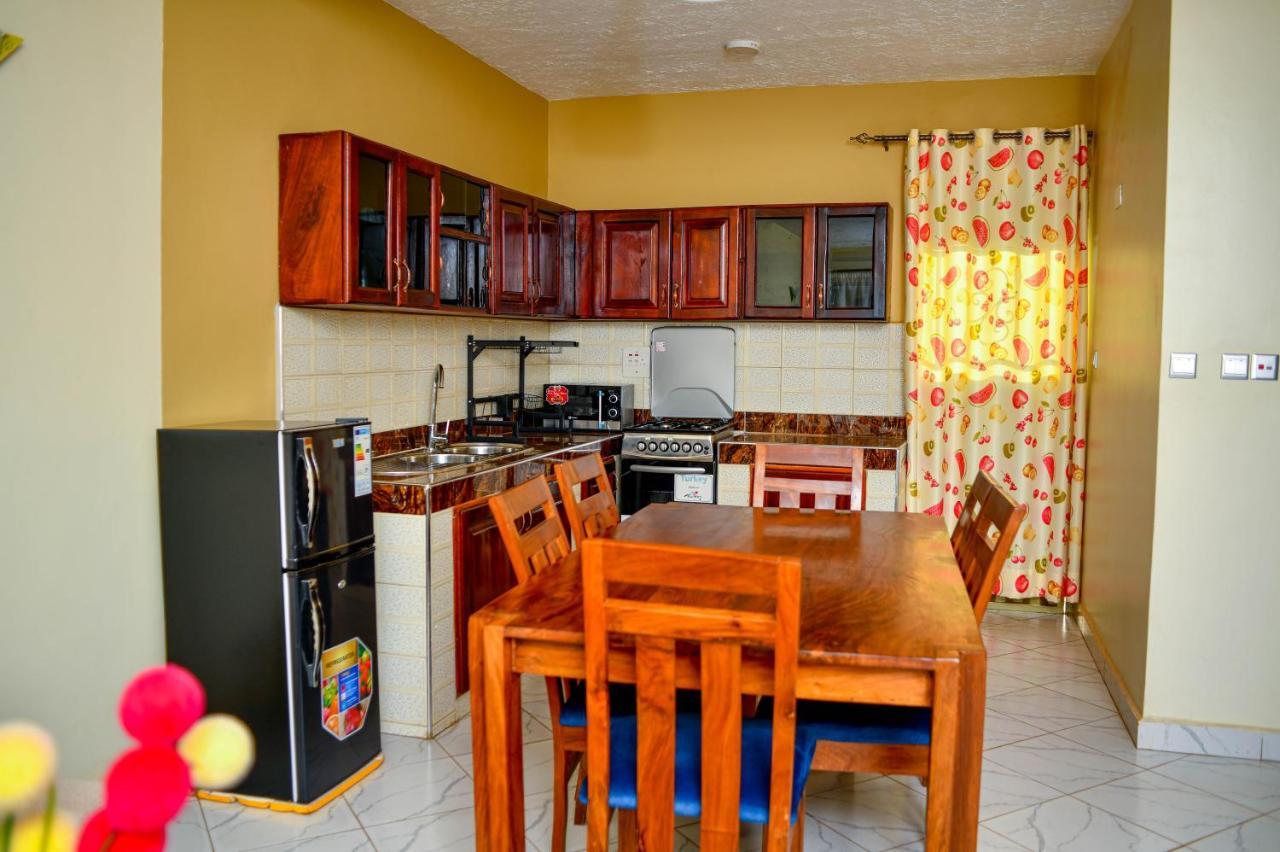 Peace Of Mind Suites Энтеббе Экстерьер фото