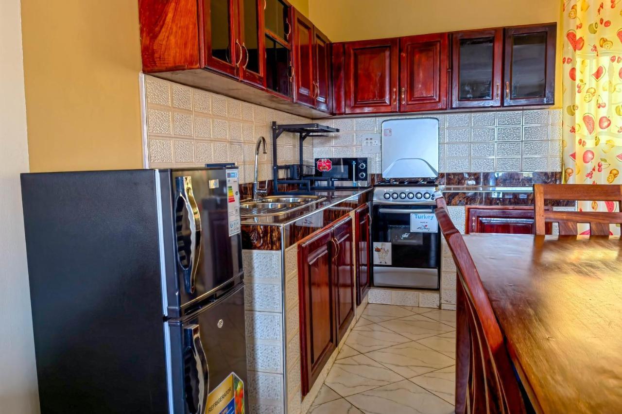 Peace Of Mind Suites Энтеббе Экстерьер фото