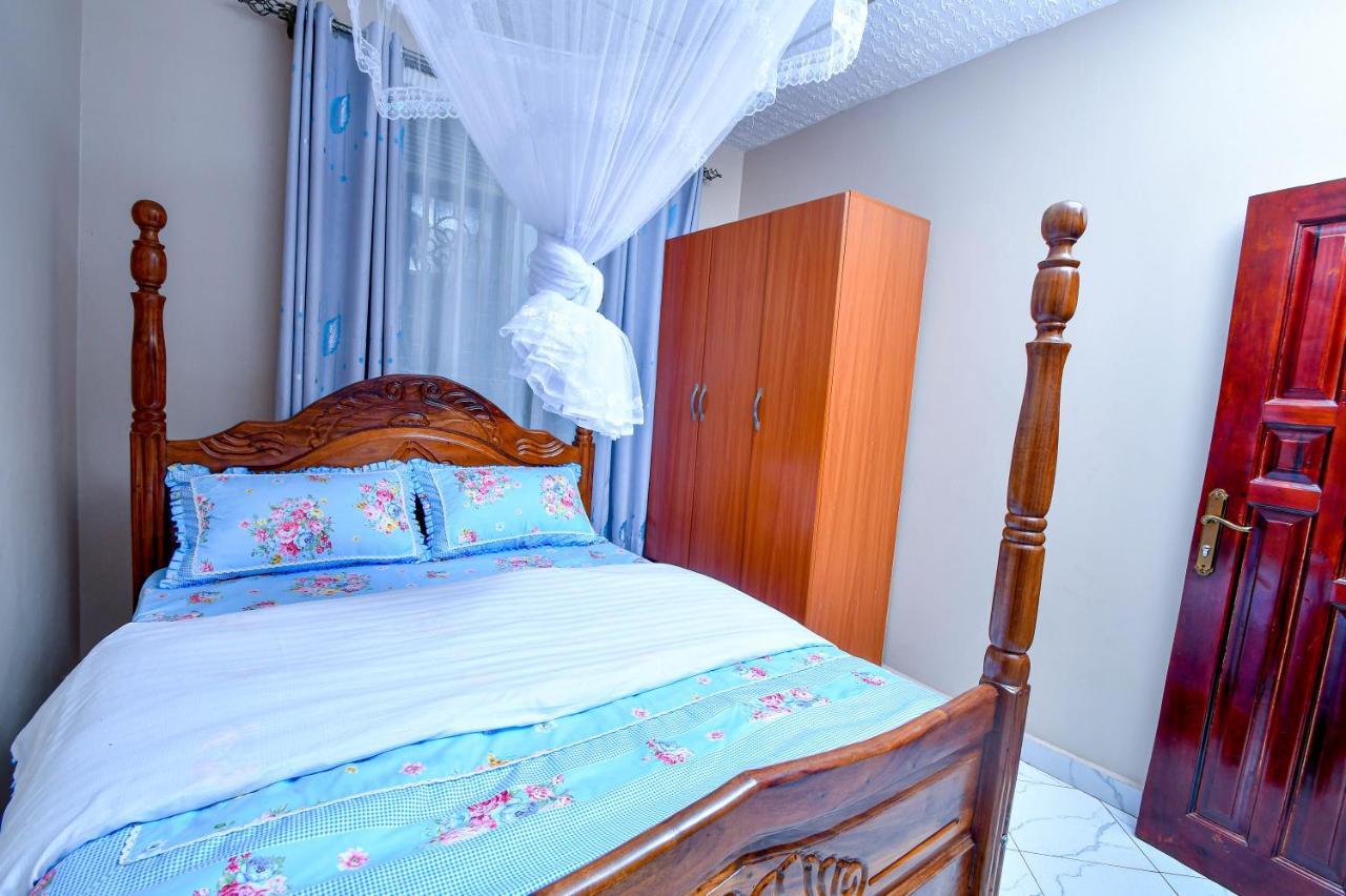 Peace Of Mind Suites Энтеббе Экстерьер фото