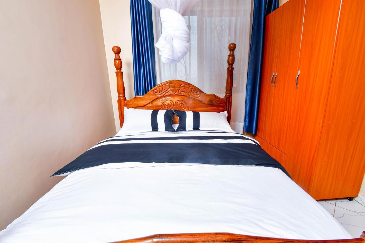Peace Of Mind Suites Энтеббе Экстерьер фото