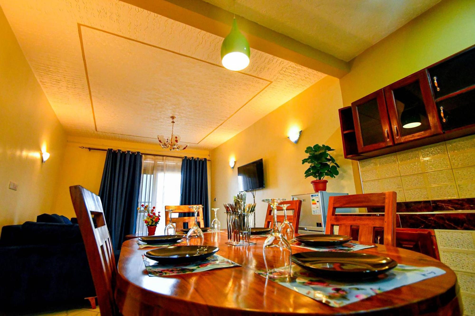 Peace Of Mind Suites Энтеббе Экстерьер фото