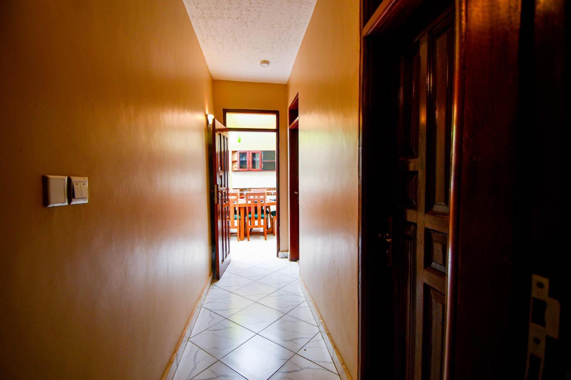 Peace Of Mind Suites Энтеббе Экстерьер фото